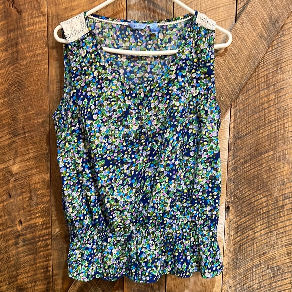 Izod sleeveless polyester blouse multicolored size L